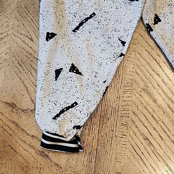 Black and white front tie button down shirt M/L - Picture 3 of 11